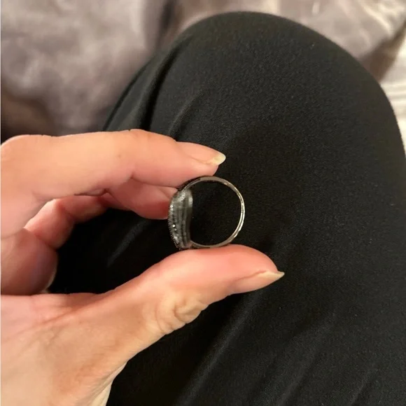 Taylor Swift official Black Reputation Snake Ring - Picture 8 of 9